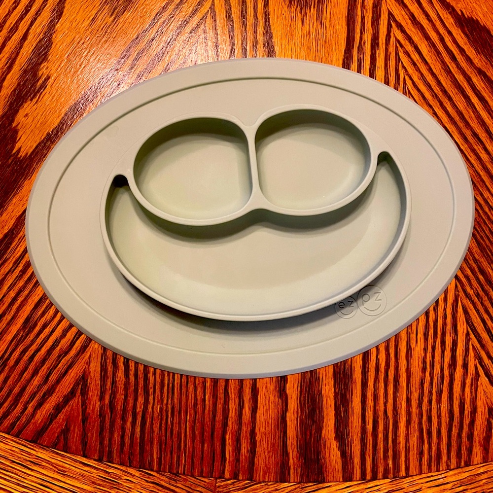 EZPZ Feeding Mat Green Compartment Tray